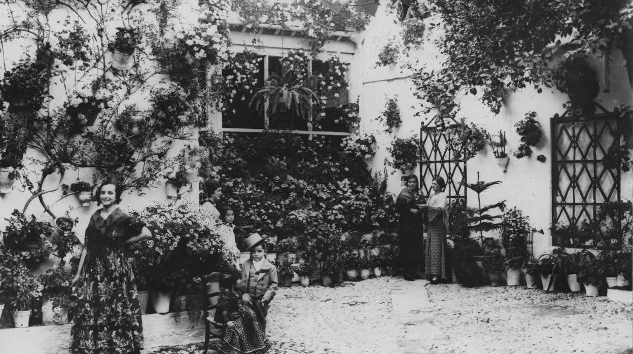 Imagen de 1935 de Badanas, 13 —con motivo de su participación en el concurso de Patios—, que en 1959 compró la bodega