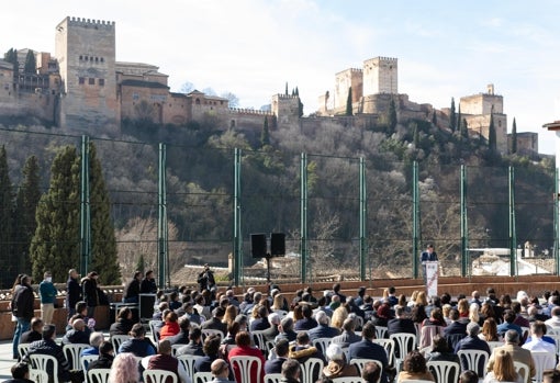 La Alhambra ha sido el telón de fondo en el acto reivindicativo de este lunes