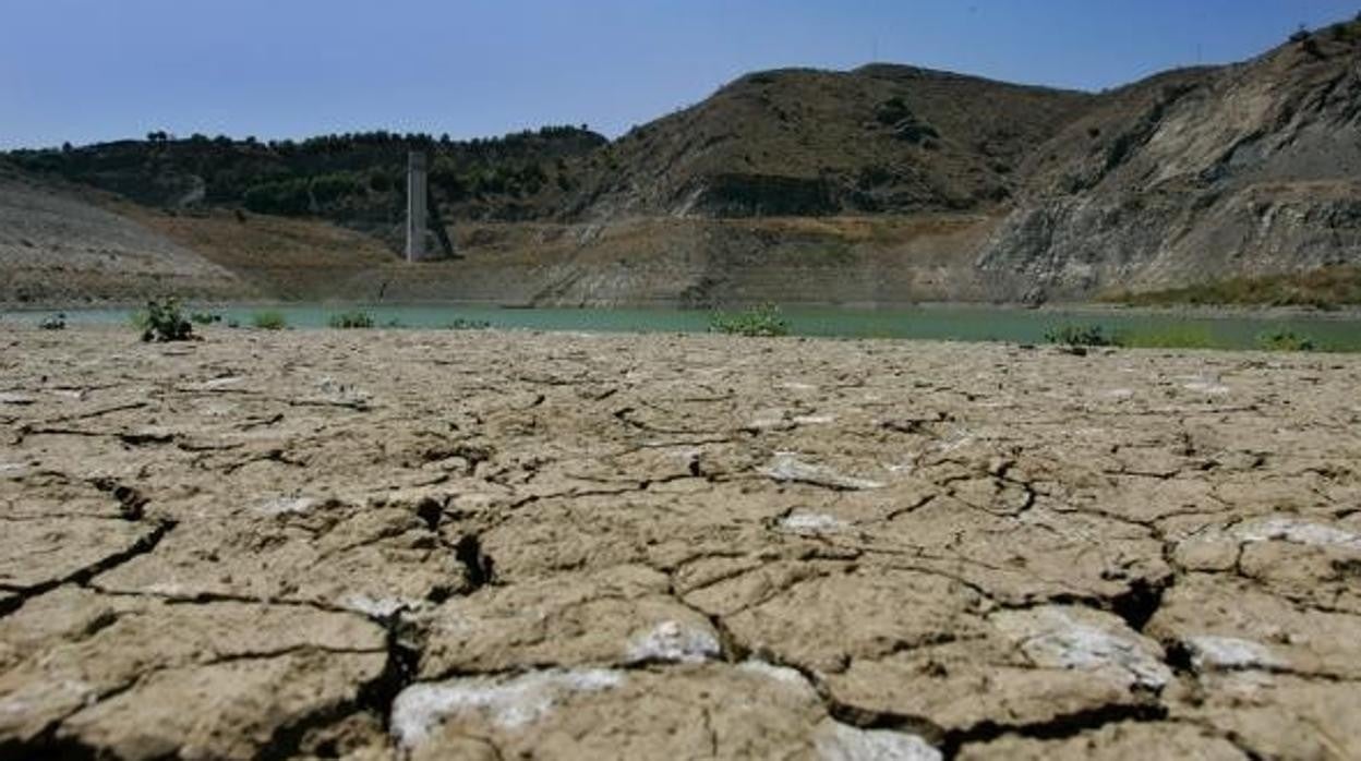 Un embalse bajo mínimos en reserva de agua