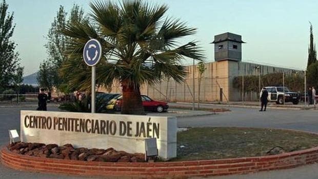 El detenido por matar a la niña de Alcalá la Real patea y muerde a dos funcionarios en la cárcel de Jaén