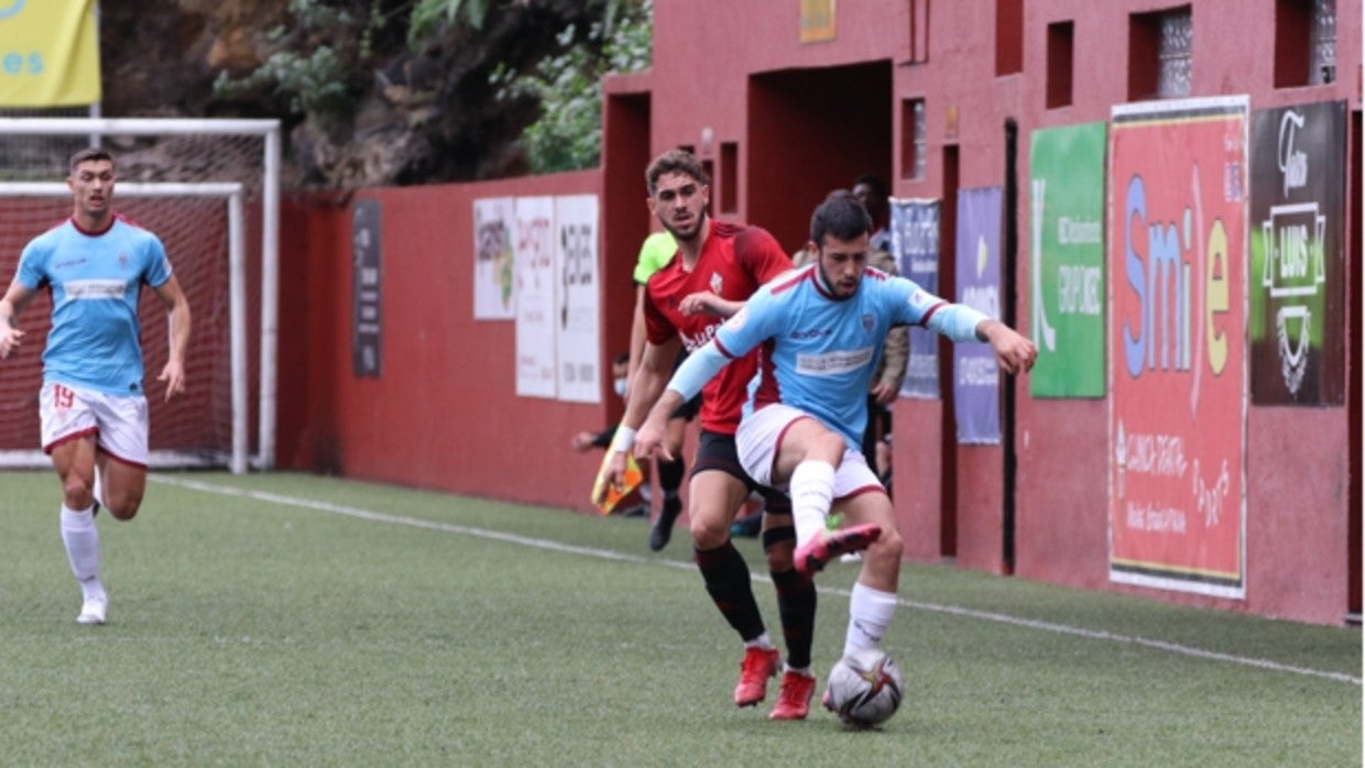 El jugador del Córdoba CF Carlos Puga durante el último partido en tierras canarias