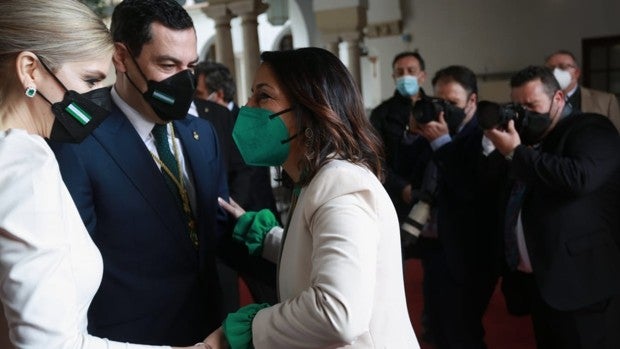 El Parlamento andaluz celebra su último 28F antes de las elecciones mirando de reojo al congreso en el PP