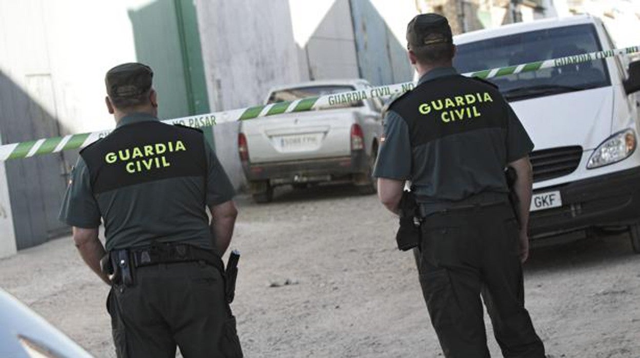 La Guardia Civil en un polígono industrial