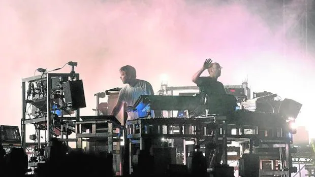 The Chemical Brothers se suma a Arctic Monkeys como cabeza de cartel en el festival Cala Mijas