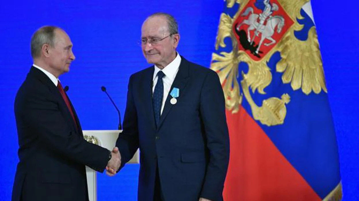 De la Torre recibió la Medalla Pushkin en el Kremlin en 2018