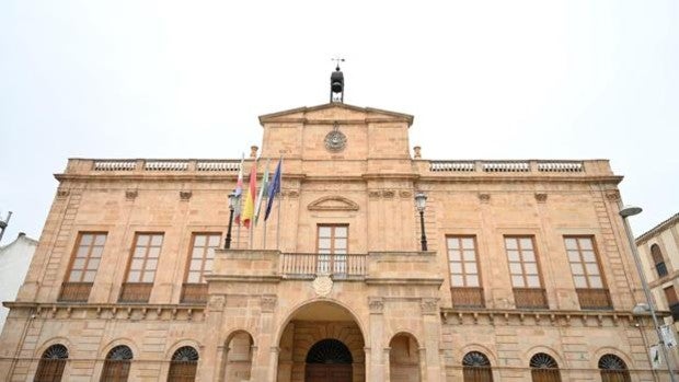 PP y Ciudadanos piden a la justicia paralizar la moción de censura en el Ayuntamiento de Linares