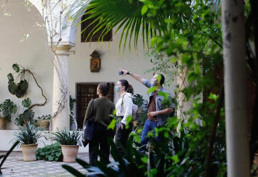 Visitantes en el Palacio de Viana de Córdoba