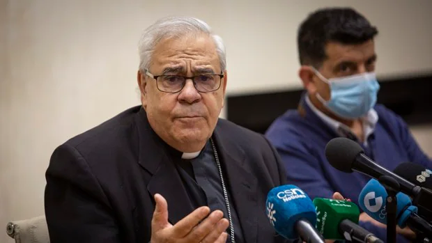 El arzobispo de Granada hace un llamamiento para acoger refugiados de Ucrania: «Abriré la catedral si es necesario»
