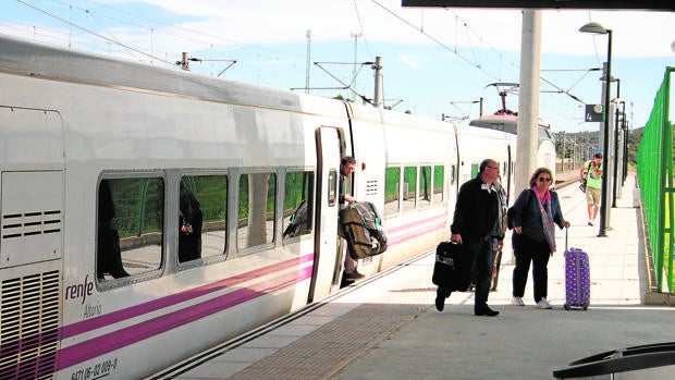 Los pasajeros de la estación de tren de Villanueva de Córdoba caen un 57% respecto a antes de la pandemia