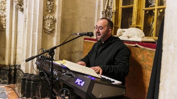 Toño Casado: «El 'Vía Crucis' es una cantata en la cual los personajes van iluminando las estaciones»