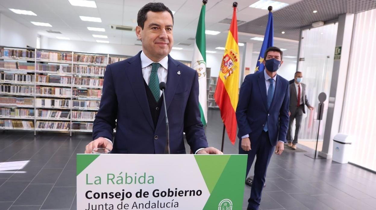 El presidente andaluz, Juanma Moreno, y Juan Marín, tras el Consejo de Gobierno en La Rábida