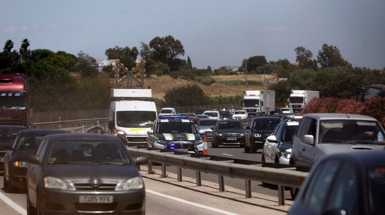 Tráfico cortado en la A-4 después un accidente en Córdoba