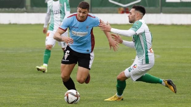 Omar Perdomo rescata al Córdoba CF en Antequera (0-1) en el tiempo de prolongación