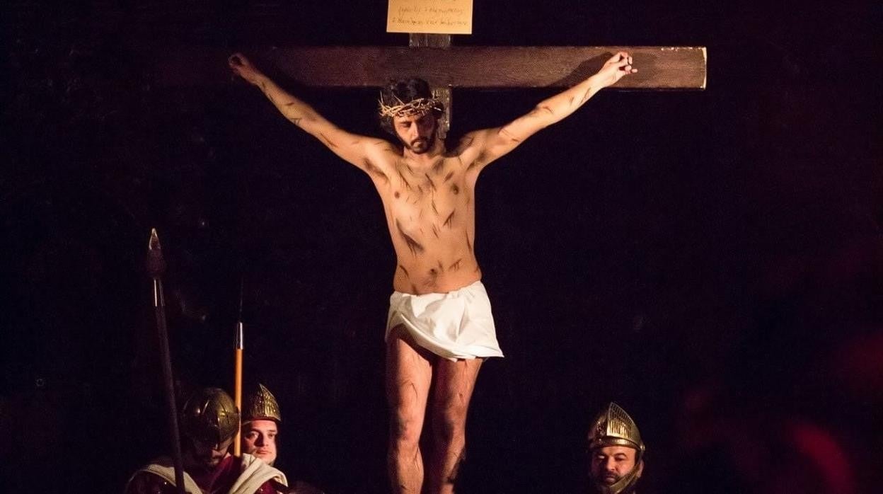 Momento de la crucifixión de Jesús, en la obra 'Testigos de la Pasión'