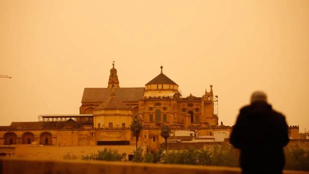 Calidad del aire | La calima empeora la situación de Córdoba a «extremadamente desfavorable»