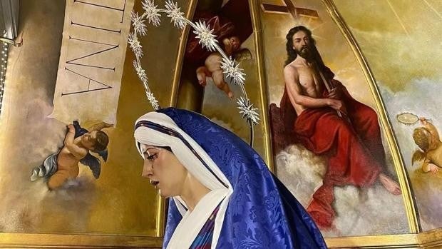 La Estrella de Córdoba enriquece el camarín de la Virgen con pinturas de Rafael Cervantes