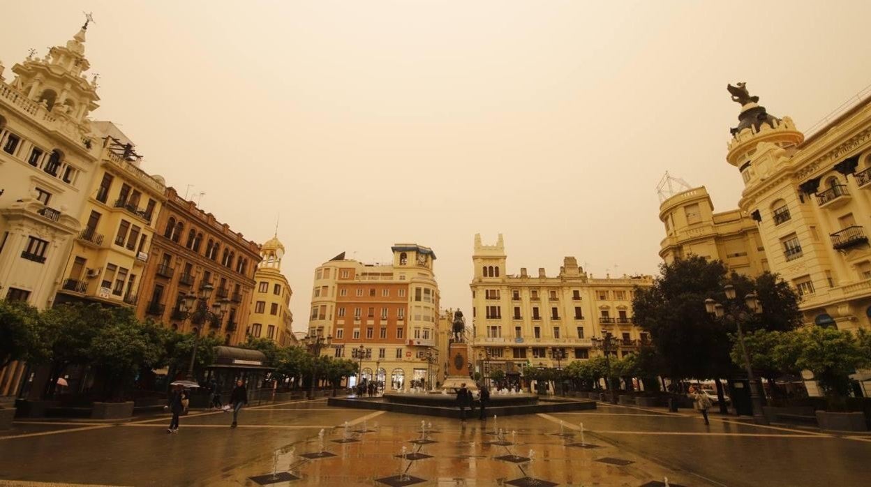 Imagen de la calima en la capital cordobesa