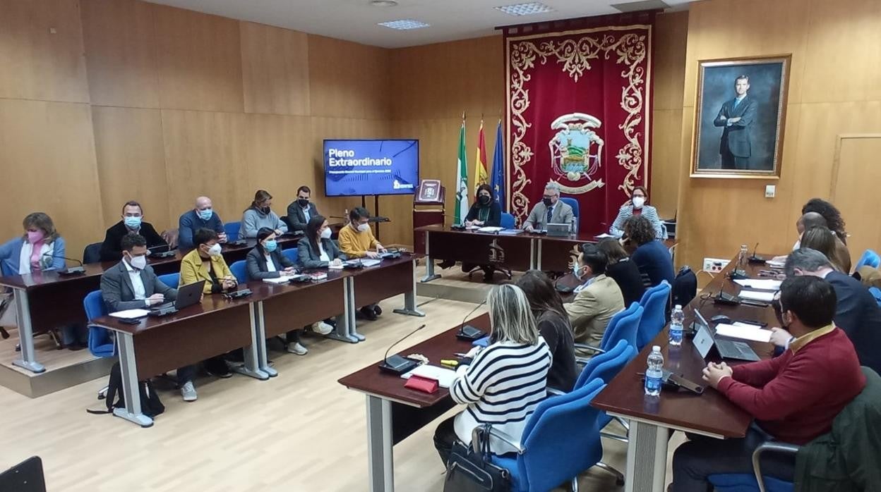 Un momento del pleno de Puente Genil