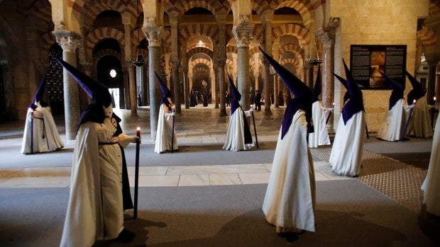 Las papeletas de sitio arrojan una Semana Santa de Córdoba con un número de nazarenos acorde a 2019