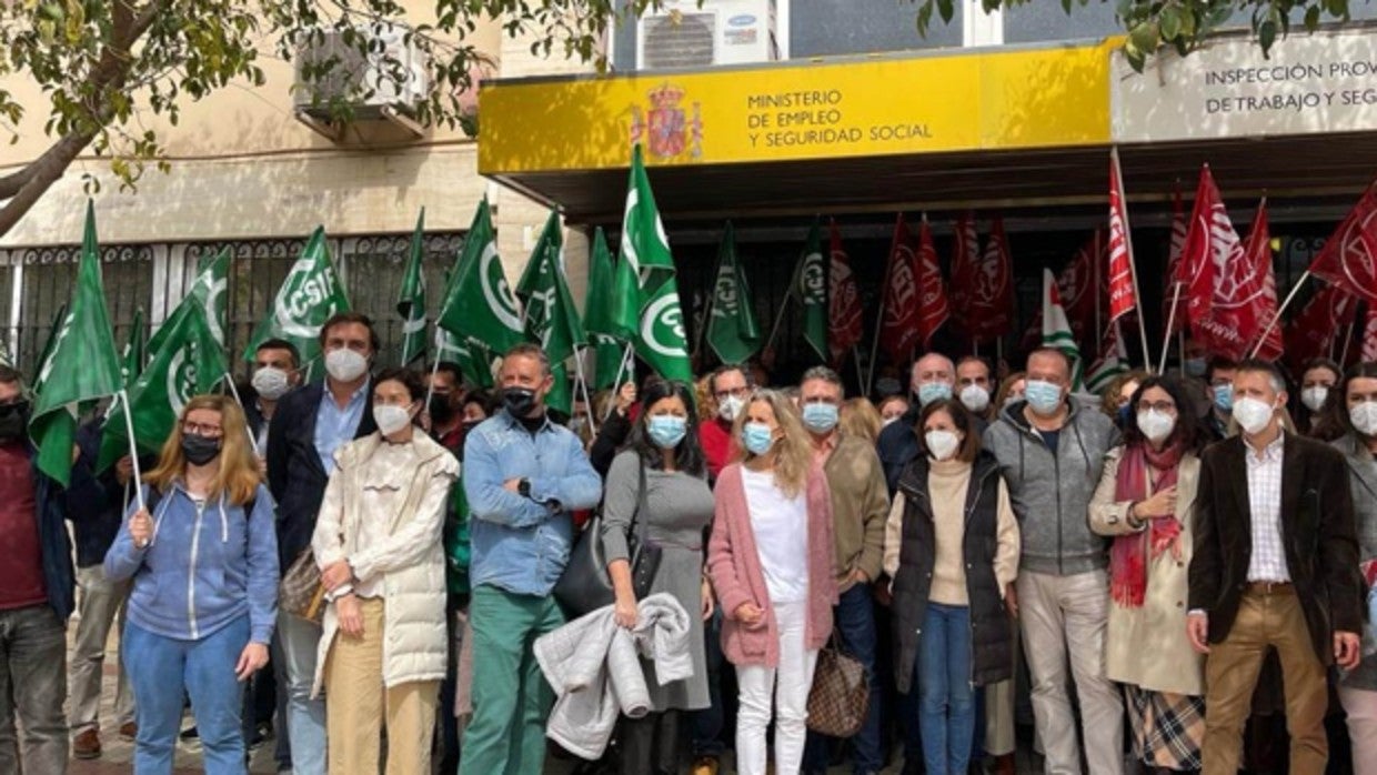 Protesta de los trabajadores de la Inspección de la Seguridad Social en Málaga