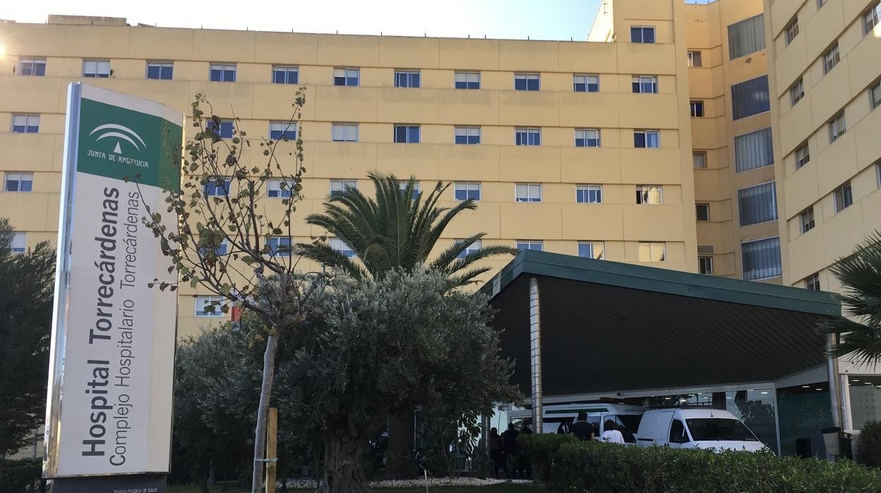 Hospital universitario Torrecárdenas, donde permanece ingresado el herido grave