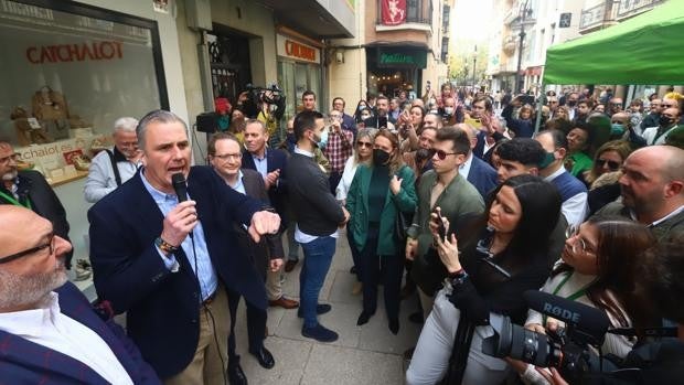 Ortega Smith pide adelanto electoral al presidente Moreno al inagurar la sede de Vox en Córdoba