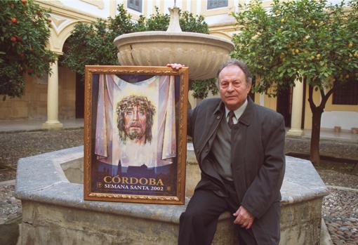 Antonio Bujalance, con el cartel de la Semana Santa de Córdoba 2002