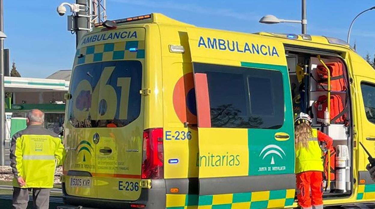 Una ambulancia de la Junta de Andalucía, en una imagen de archivo