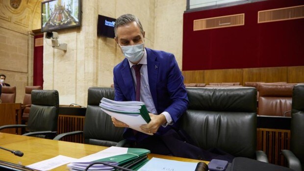 Andalucía cierra las cuentas de 2021 sin superávit y deja en evidencia al PSOE