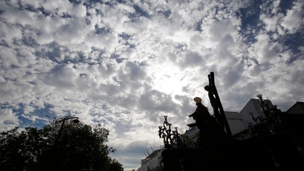 El tiempo en la Semana Santa de Córdoba: estabilidad hasta el Domingo de Ramos y dudas desde el Lunes