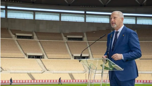El vicepresidente de la Junta pide que el Estadio de la Cartuja lleve el nombre de Javier Imbroda