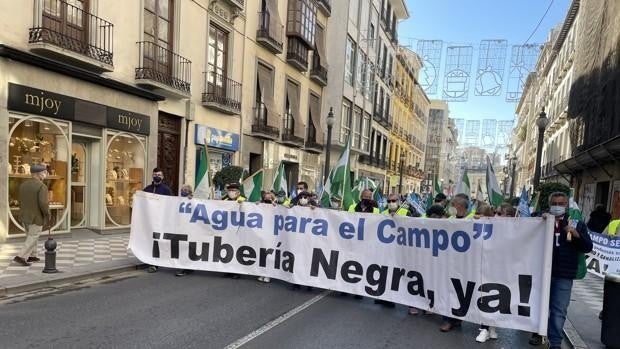 Los empresarios de la Costa Tropical convocan otra manifestación por la falta de infraestructuras