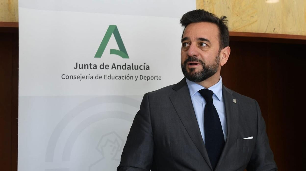 El consejero de Educación, Manuel Alejandro Cardenete