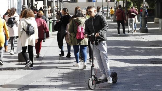 El de Córdoba autoriza la norma del seguro para algunos patinetes