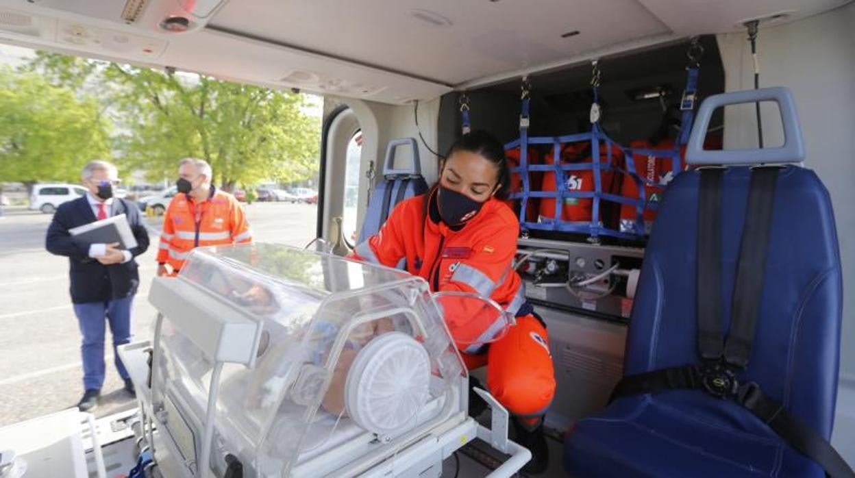 Helicóptero del 951 con base en el Hospital Reina Sofía, en una imagen de marzo de 2021