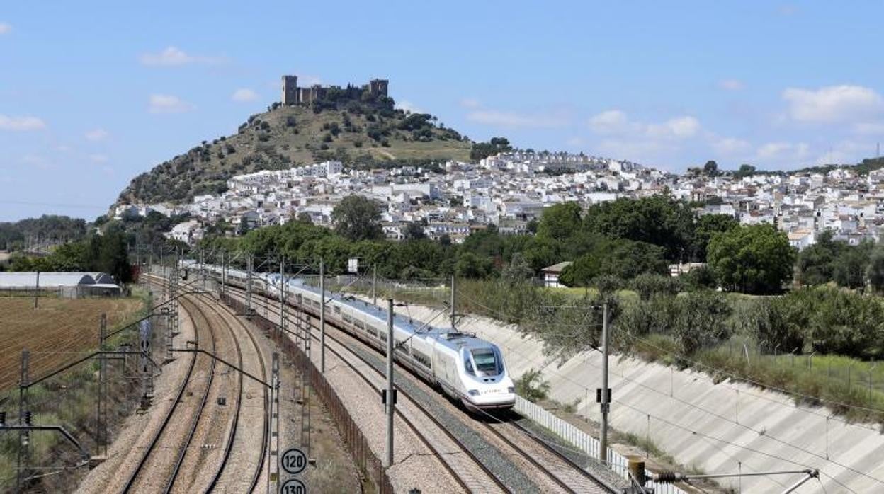 El AVE a su paso por Almodóvar