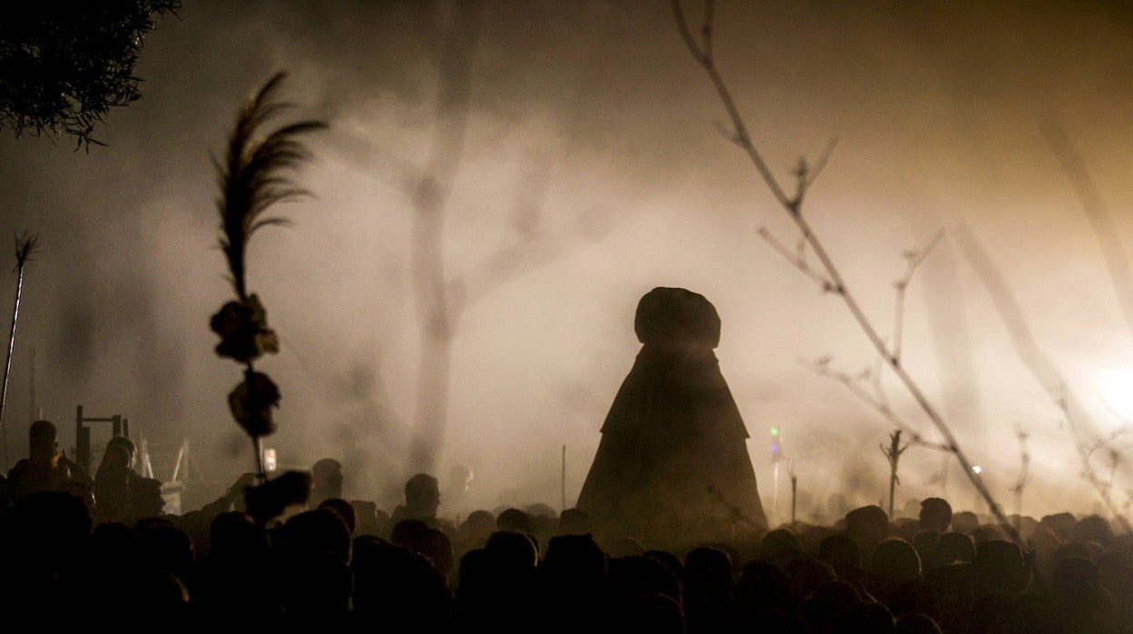 Imagen de 2019 del traslado de la Virgen del Rocío al pueblo de Almonte, donde está desde entonces debido a la pandemia