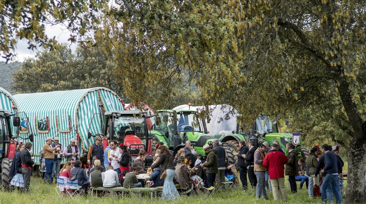 El Cerrro del Cabezo recibe a los primeros romeros para ver a «La Morenita»