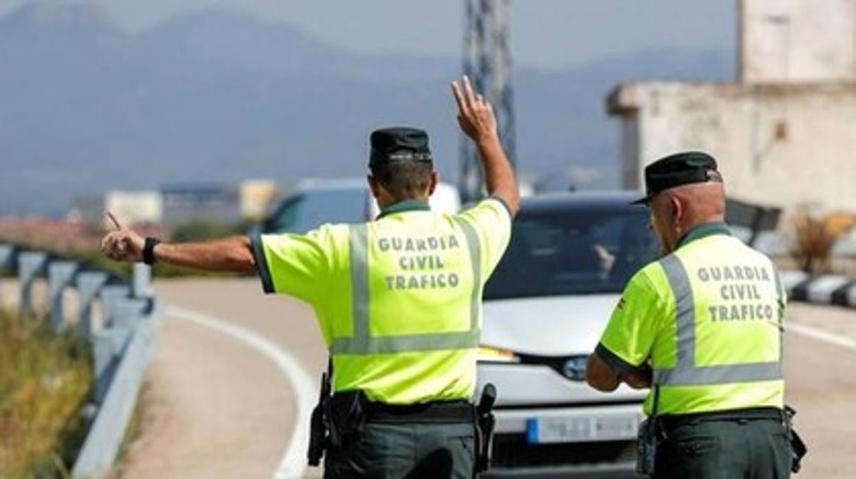 AGentes de la Guardia Civil de Tráfico, en una imagen de archivo