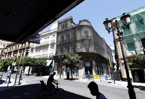 Edificio entre Claudio Marcelo y María Cristina donde se proyectó un hotel