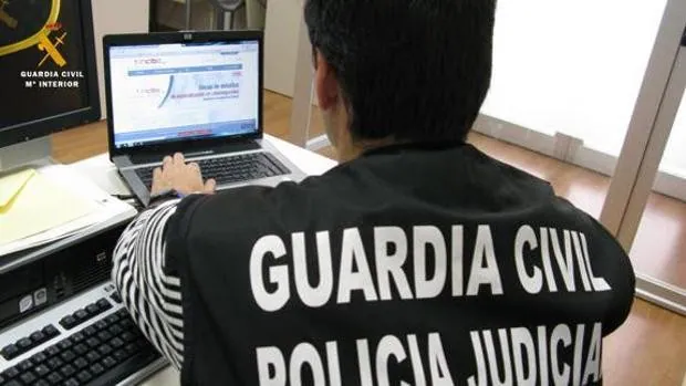 Detenido en Almería por sustraer un teléfono y reenviarse fotografías íntimas