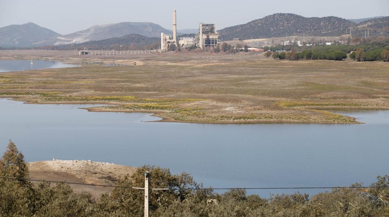 Estado del embalse de Puenet Nuevo, muy por debajo de su capacidad de almacenamiento