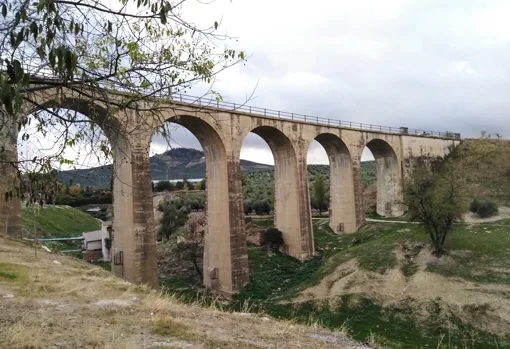 Viaducto de Villanueva del Arzobispo utilizado para el puenting