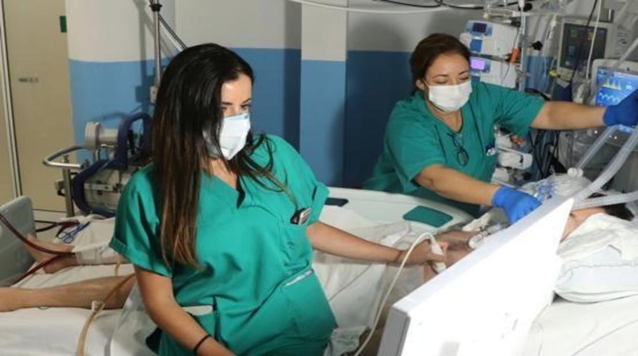 Sanitarios en un hospital de Córdoba