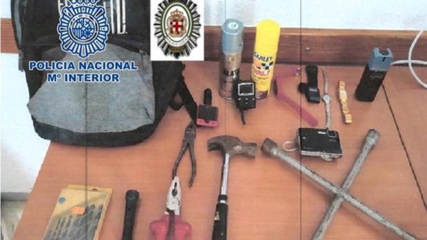 Dos detenidos en Almería cuando intentaban robar en el depósito municipal de vehículos