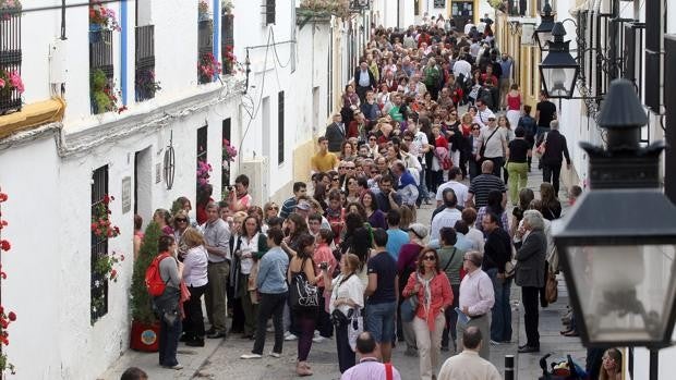 Patios de Córdoba 2022 | El Ayuntamiento reforzará la vigilancia en el Alcázar Viejo contra el botellón