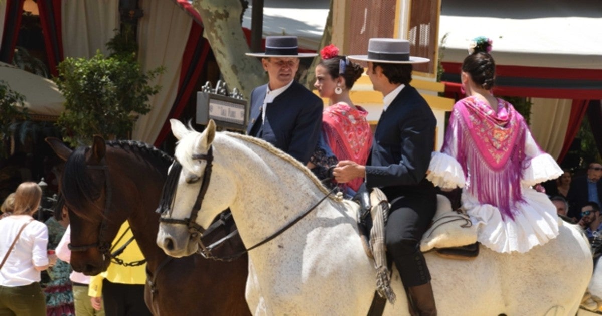 Paseo a caballo por el Real de la Feria