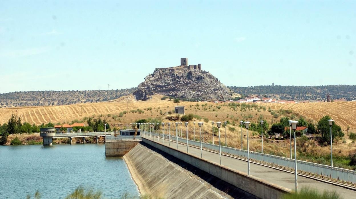 Vista del pantano de Sierra Boyera