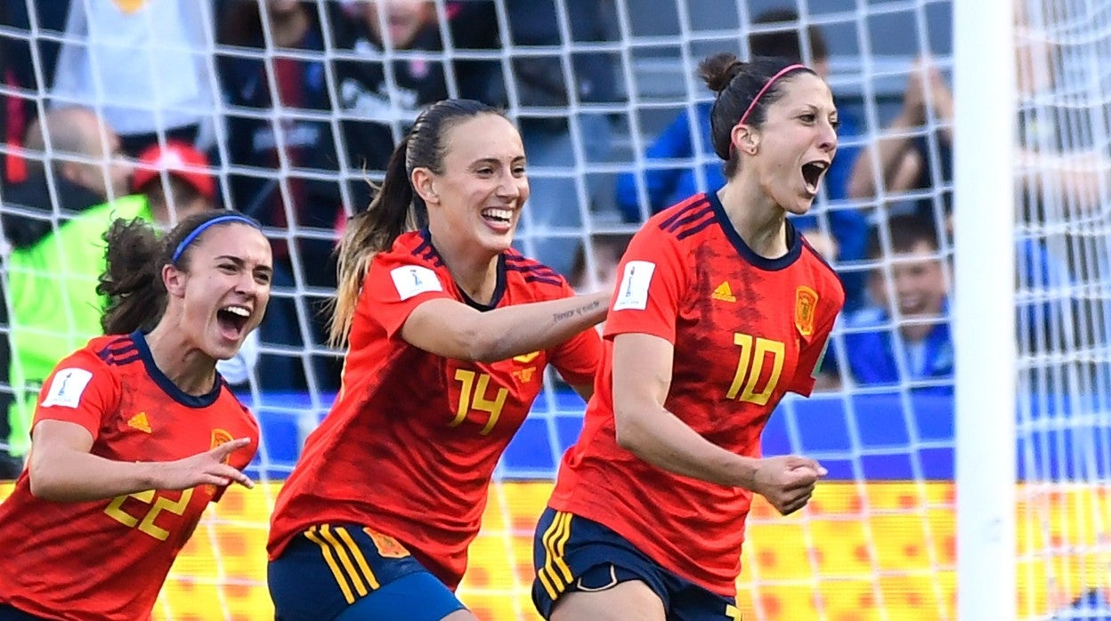 La jugadora Jennifer Hermoso celebra un gol juntos a sus compañeras en el Mundial de Francia de 2019