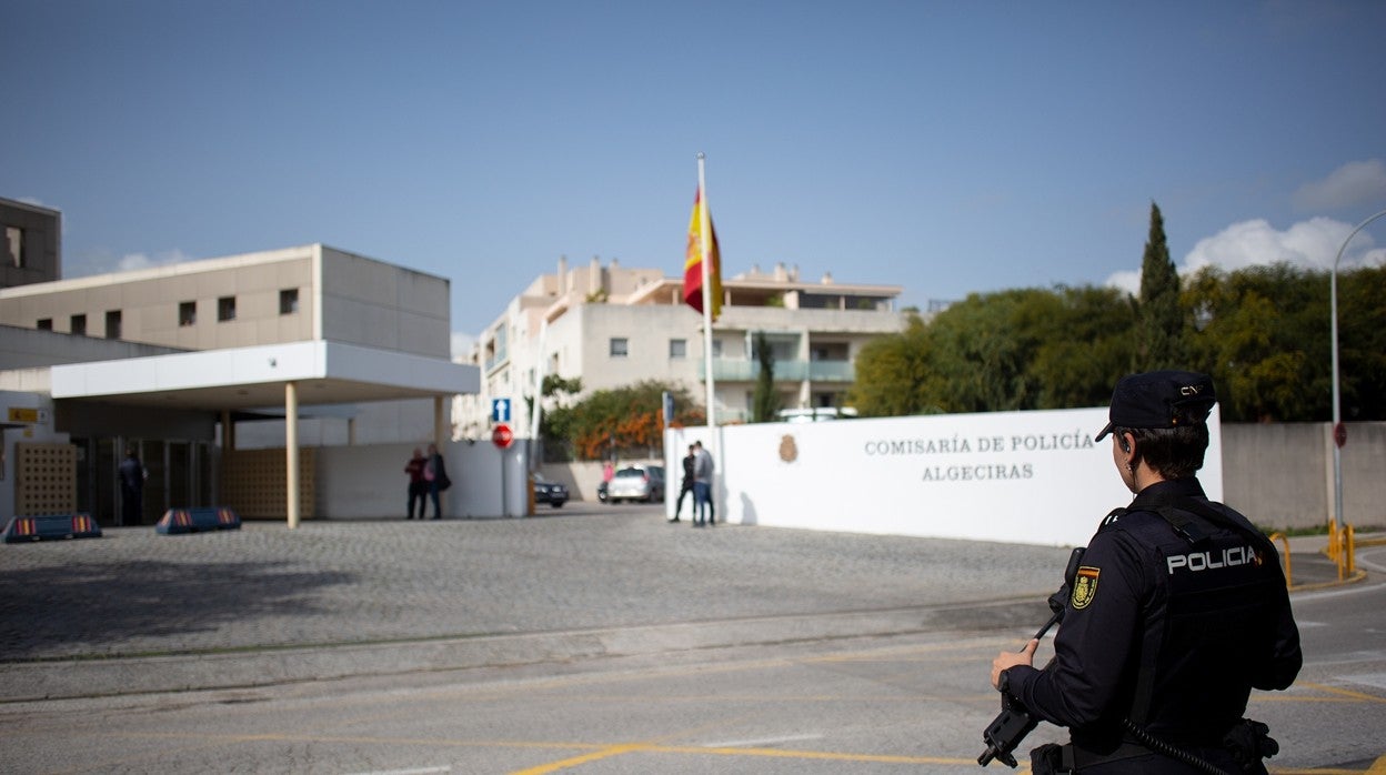 Imagen de la comisaría de la Policía Nacional en Algeciras